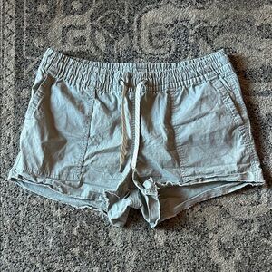 Vuori Women's Casual Gray Shorts